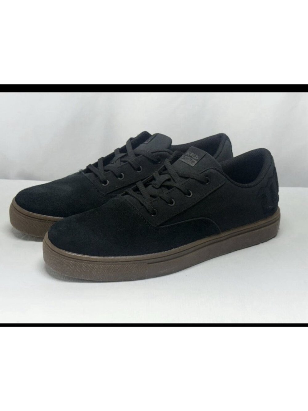 World Industries Men’s Skate Shoes Black Suede Gum Sole Venice Size 10.5